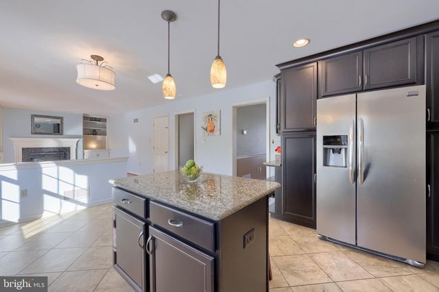 2124 SOUTHPOINT DR, Hummelstown, PA 17036