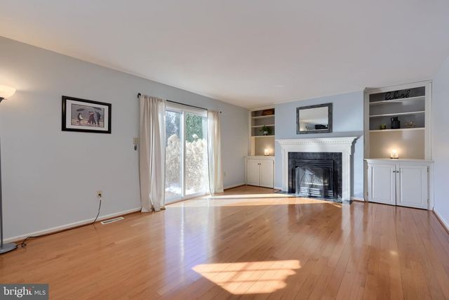 2124 SOUTHPOINT DR, Hummelstown, PA 17036