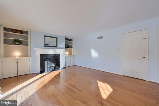 2124 SOUTHPOINT DR, Hummelstown, PA 17036