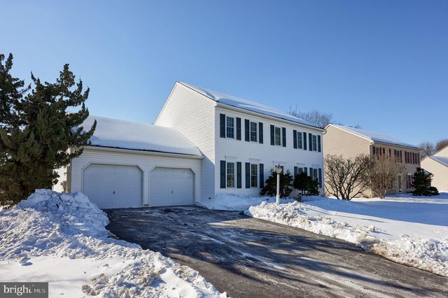 2124 SOUTHPOINT DR, Hummelstown, PA 17036