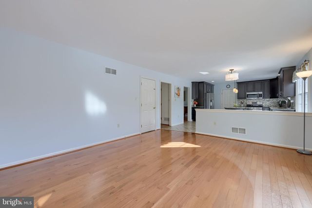 2124 SOUTHPOINT DR, Hummelstown, PA 17036