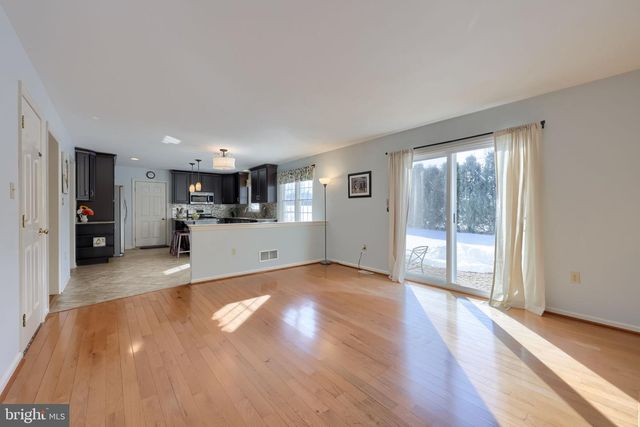 2124 SOUTHPOINT DR, Hummelstown, PA 17036