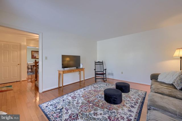 2124 SOUTHPOINT DR, Hummelstown, PA 17036