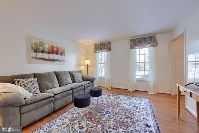 2124 SOUTHPOINT DR, Hummelstown, PA 17036