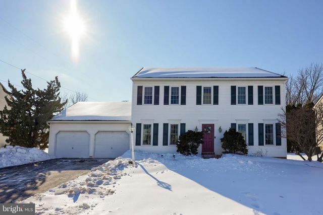 2124 SOUTHPOINT DR, Hummelstown, PA 17036