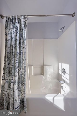 2124 SOUTHPOINT DR, Hummelstown, PA 17036