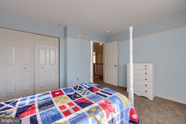 2124 SOUTHPOINT DR, Hummelstown, PA 17036