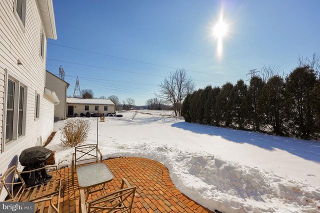 2124 SOUTHPOINT DR, Hummelstown, PA 17036