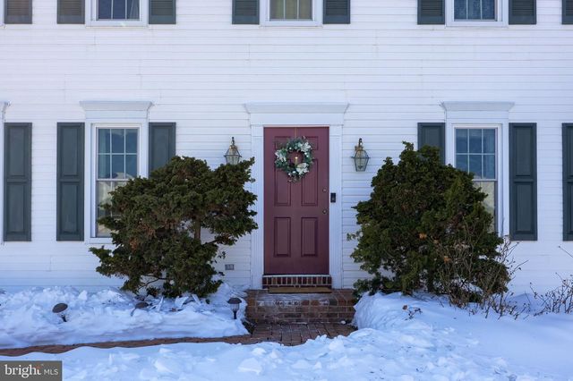 2124 SOUTHPOINT DR, Hummelstown, PA 17036