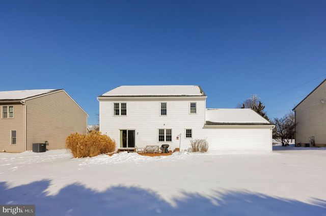 2124 SOUTHPOINT DR, Hummelstown, PA 17036