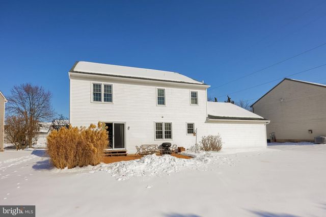 2124 SOUTHPOINT DR, Hummelstown, PA 17036