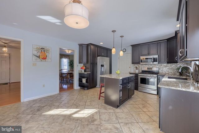 2124 SOUTHPOINT DR, Hummelstown, PA 17036