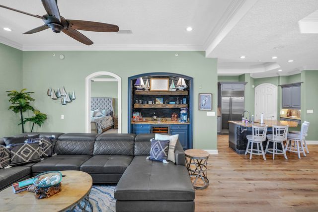 602 Harbor Boulevard 301, Destin, FL 32541