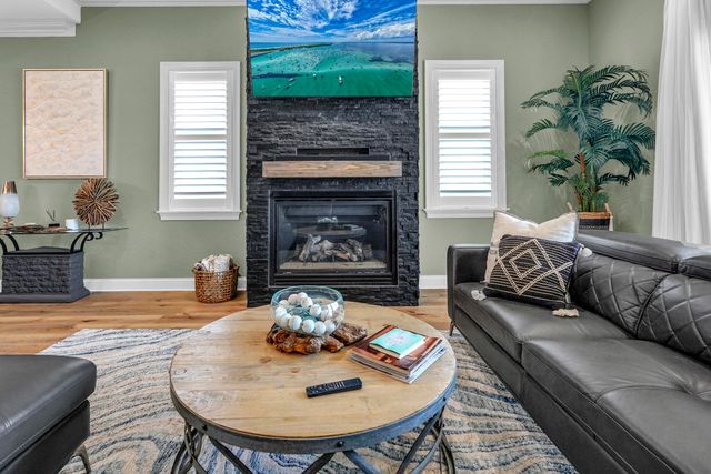 602 Harbor Boulevard 301, Destin, FL 32541