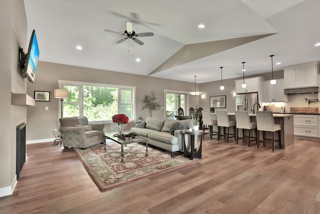 4144 Shady Oak Road S, Minnetonka, MN 55343