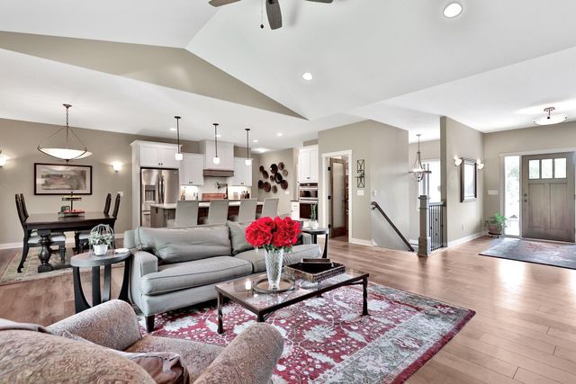 4144 Shady Oak Road S, Minnetonka, MN 55343
