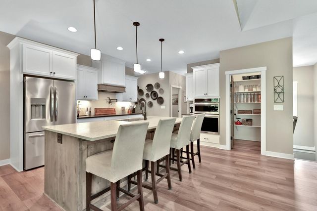 4144 Shady Oak Road S, Minnetonka, MN 55343