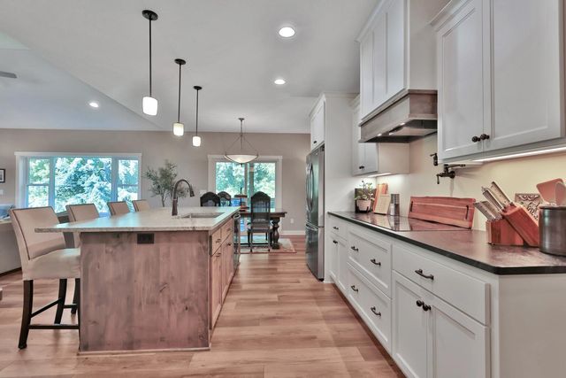 4144 Shady Oak Road S, Minnetonka, MN 55343