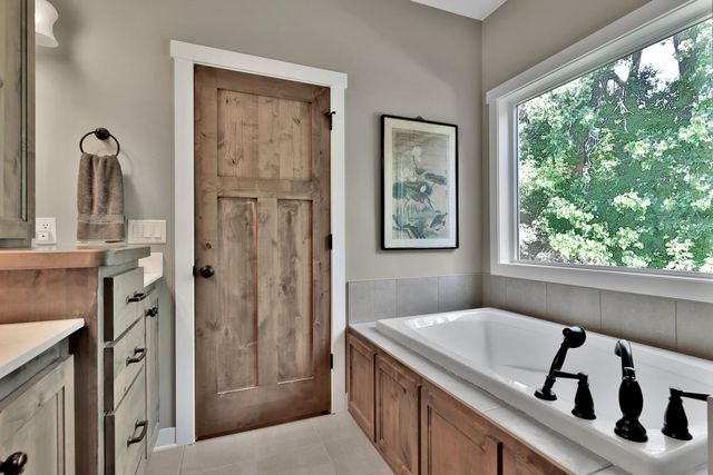 4144 Shady Oak Road S, Minnetonka, MN 55343