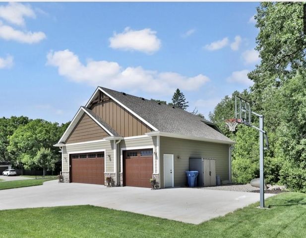 4144 Shady Oak Road S, Minnetonka, MN 55343