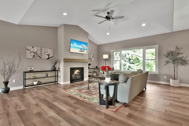 4144 Shady Oak Road S, Minnetonka, MN 55343