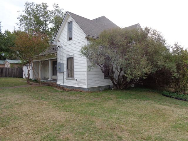 211 W Purdom Avenue, Alvarado, TX 76009