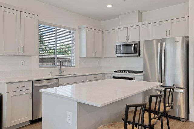 801 Talavera Cir, Lodi, CA 95242
