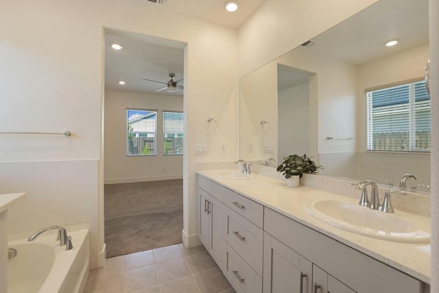 801 Talavera Cir, Lodi, CA 95242