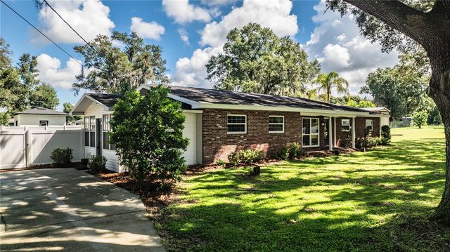 2217 WELLS ROAD, Auburndale, FL 33823