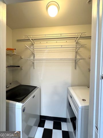 1074 Peachtree Walk NE B220, Atlanta, GA 30309