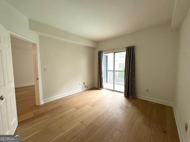 1074 Peachtree Walk NE B220, Atlanta, GA 30309