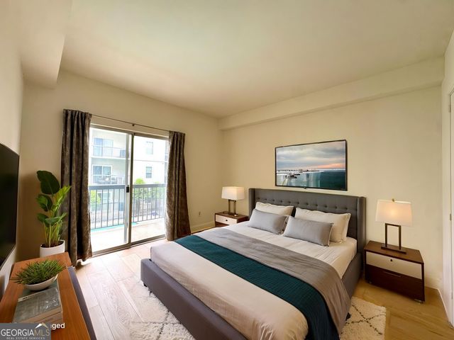 1074 Peachtree Walk NE B220, Atlanta, GA 30309