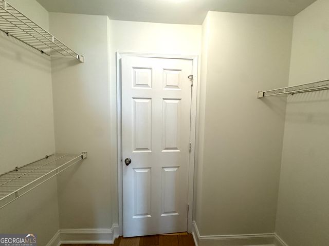 1074 Peachtree Walk NE B220, Atlanta, GA 30309