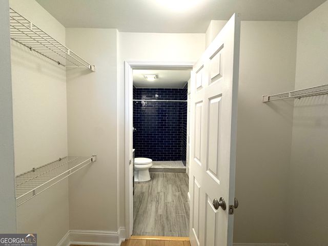 1074 Peachtree Walk NE B220, Atlanta, GA 30309