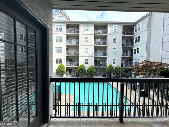 1074 Peachtree Walk NE B220, Atlanta, GA 30309