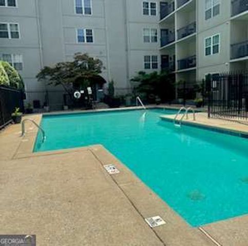 1074 Peachtree Walk NE B220, Atlanta, GA 30309