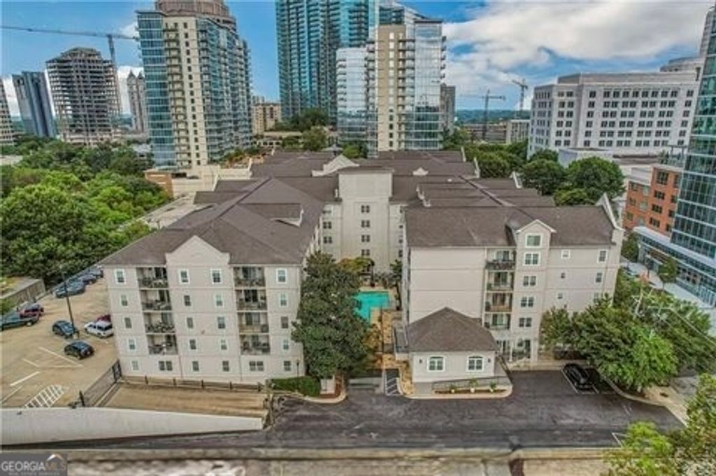 1074 Peachtree Walk NE B220, Atlanta, GA 30309