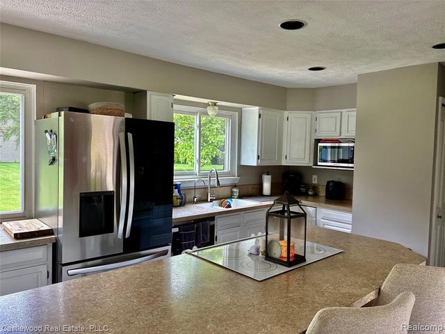 1209 Bay Ridge Drive, Highland, MI 48356