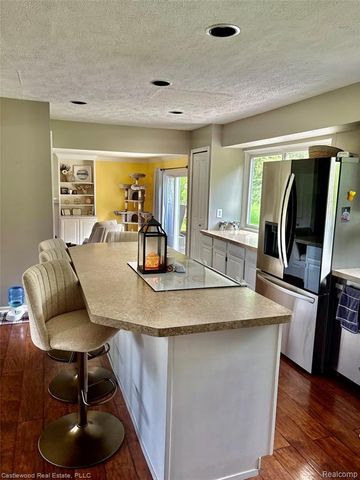 1209 Bay Ridge Drive, Highland, MI 48356