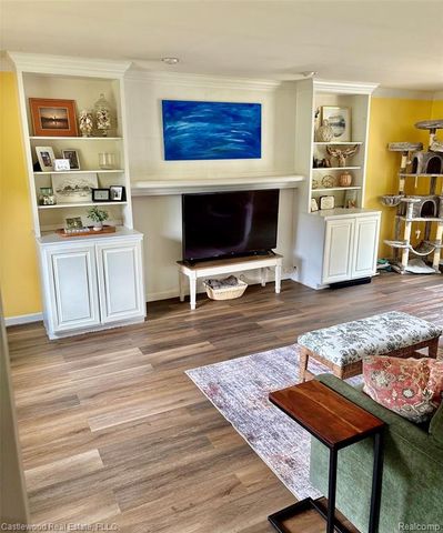 1209 Bay Ridge Drive, Highland, MI 48356