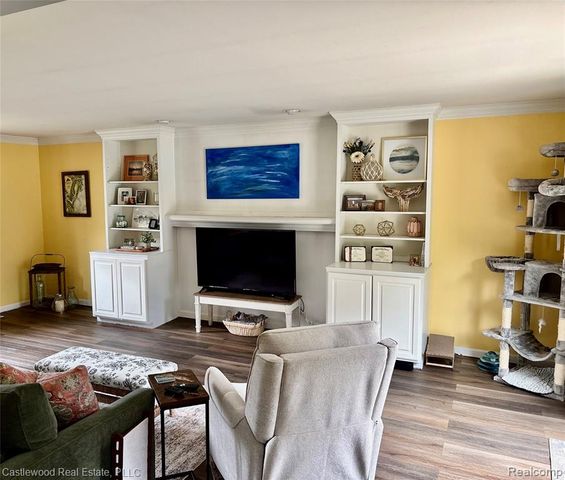 1209 Bay Ridge Drive, Highland, MI 48356