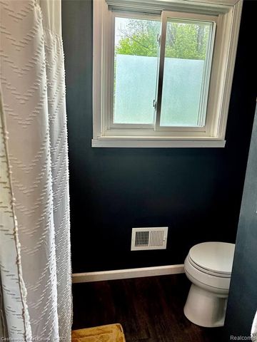 1209 Bay Ridge Drive, Highland, MI 48356
