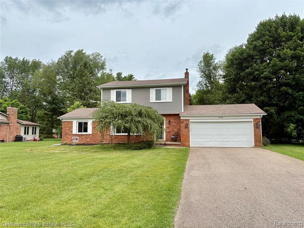 1209 Bay Ridge Drive, Highland, MI 48356