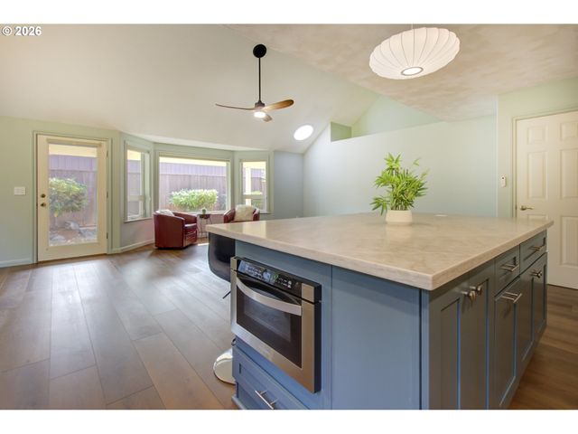 12603 Nw 48TH Ct, Vancouver, WA 98685
