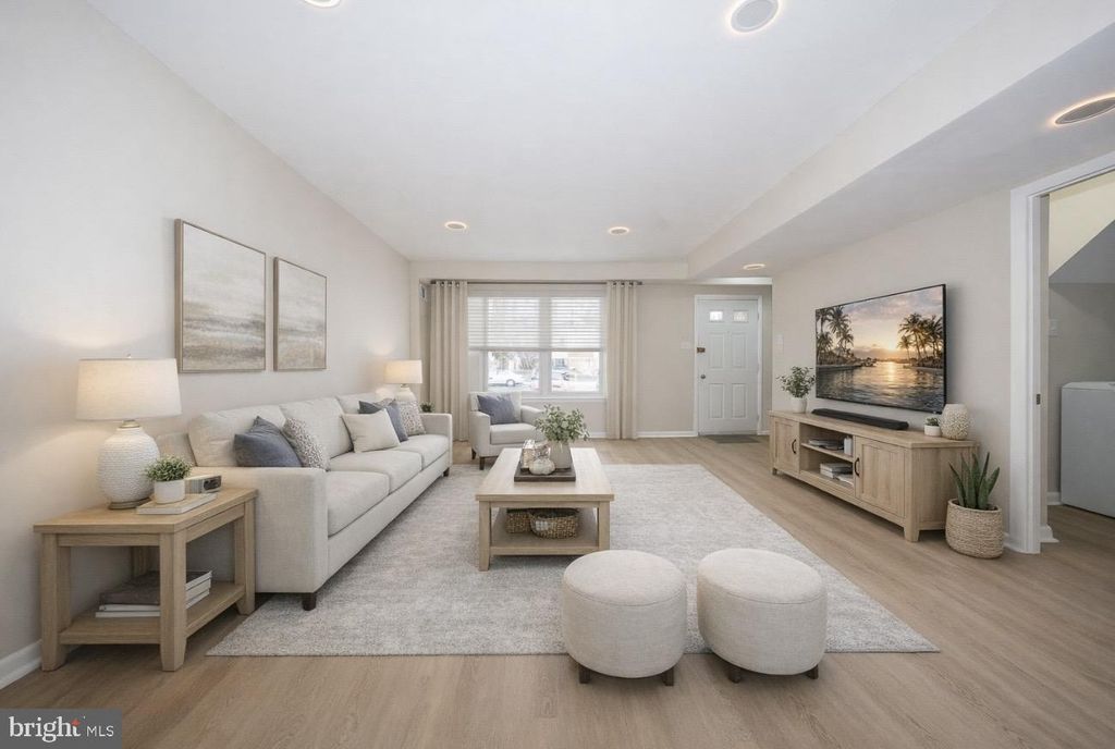 8212 CHELWYNDE AVE, Philadelphia, PA 19153