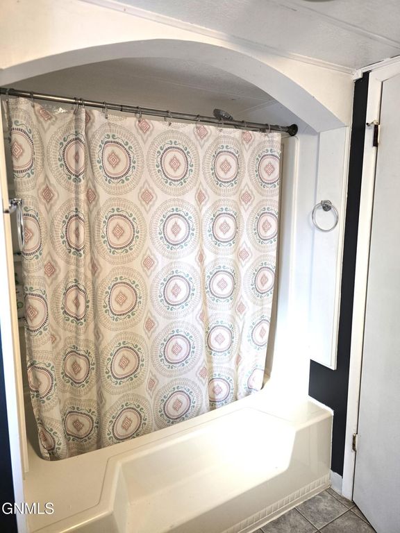 310 Buckingham Place, Bismarck, ND 58504 photo 17