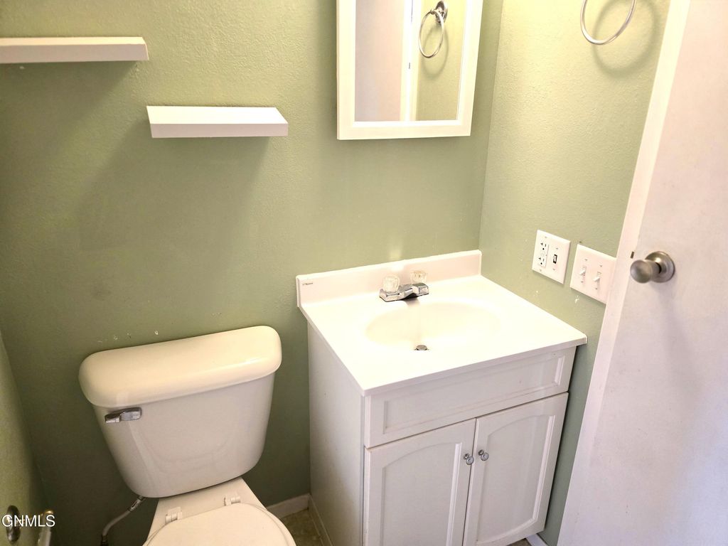 310 Buckingham Place, Bismarck, ND 58504 photo 25