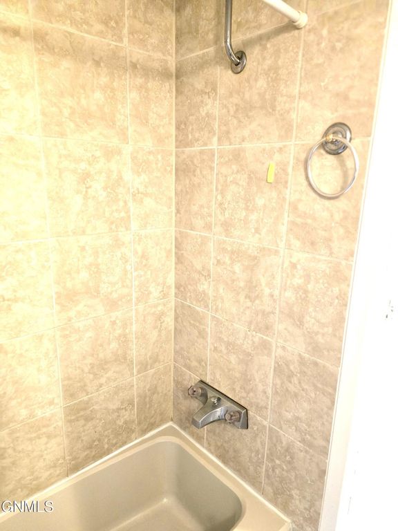 310 Buckingham Place, Bismarck, ND 58504 photo 27