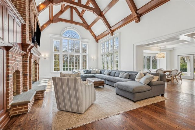 361 Ridge Road, Barrington Hills, IL 60010