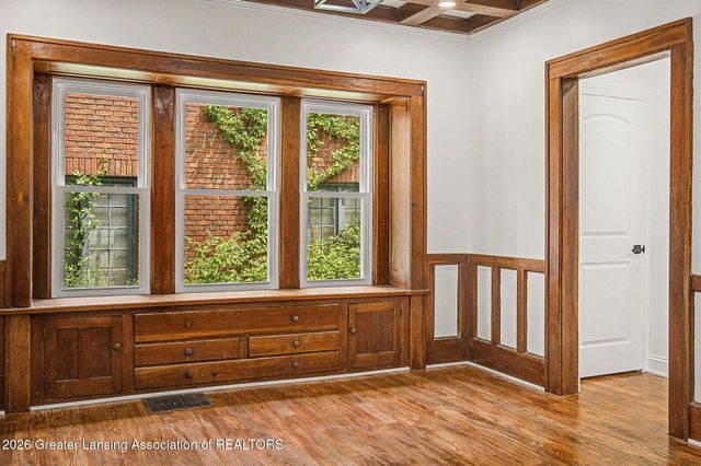 908 N Capitol Avenue, Lansing, MI 48906